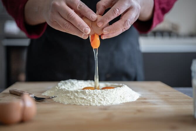 Florence: Pasta & Tiramisu Cooking Class with Unlimited Wine - What you actually learn, pasta tips and tiramisu technique