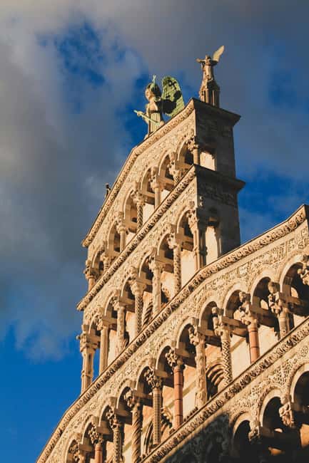 Florence: Pisa - Lucca Private Full Day Tour - Pisa first: Piazza dei Miracoli and the Leaning Tower without the rush