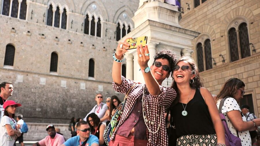 Florence: Pisa, Siena, S. Gimignano, Chianti Wine & Lunch - Getting To Piazzale Montelungo, Then Letting the Coach Handle It