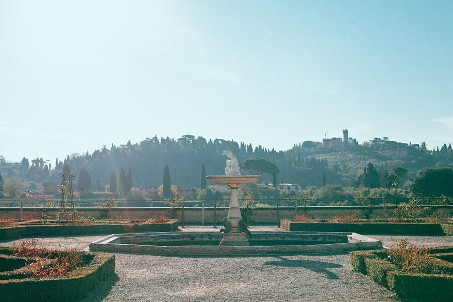 Florence: Pitti Palace and Boboli Gardens Walking Tour - San Lorenzo, Ponte Vecchio, and the Duomo outside moments