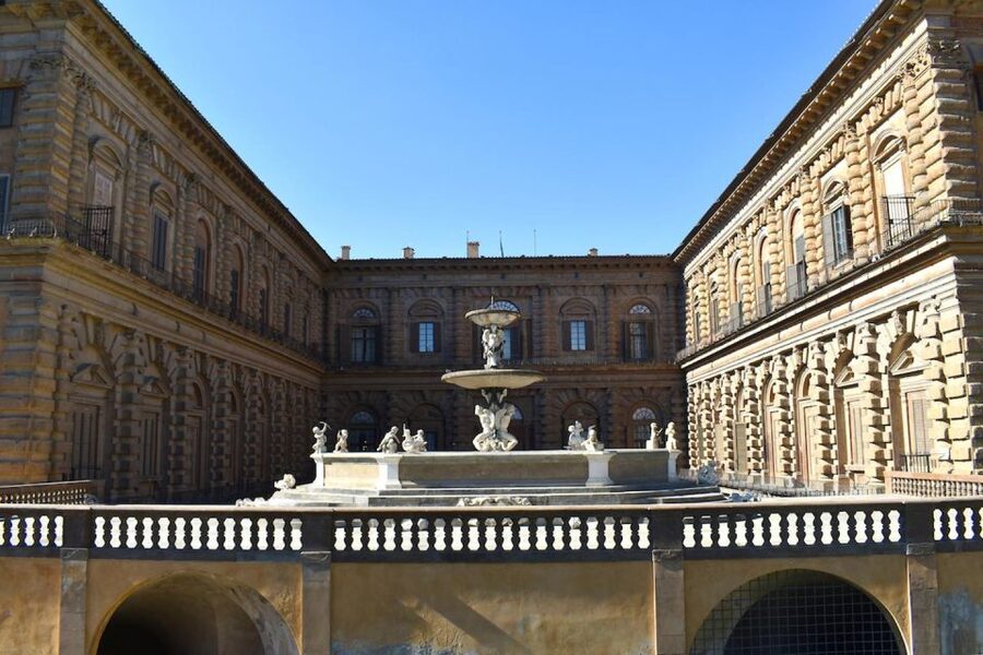 Florence: Pitti Palace Small Group Tour - First glimpse of Pitti Palace, and why Medici fans love this format