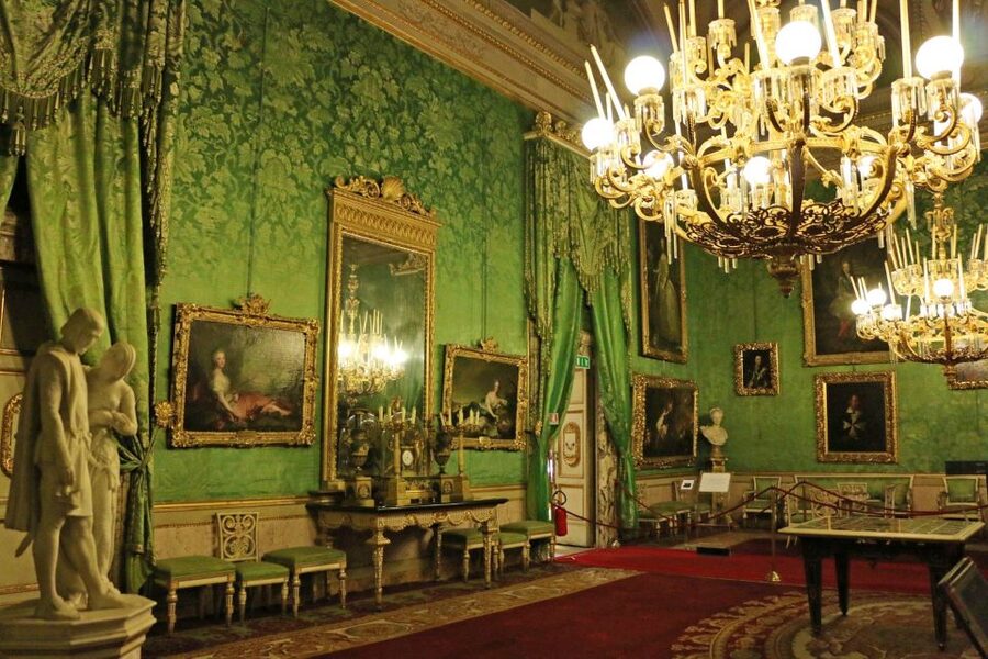 Florence: Pitti Palace Small Group Tour - Meeting point realities: where you start can affect your mood