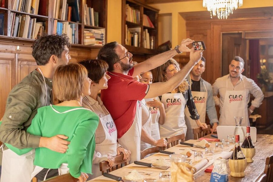 Florence: Pizza and Gelato Experience with Unlimited Wine - Key points before you go