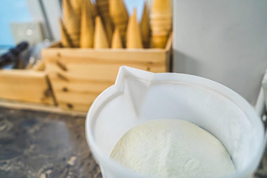 Florence: Pizza and Gelato Experience with Unlimited Wine - Gelato workshop: making the cool-down classic