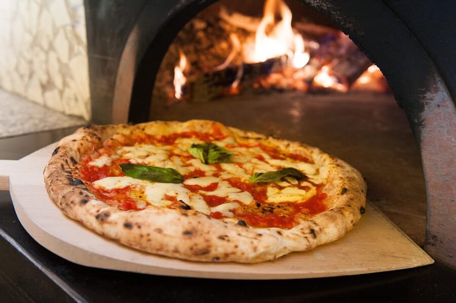 Florence: Pizza and Gelato Experience with Unlimited Wine - Small details that make the evening smoother