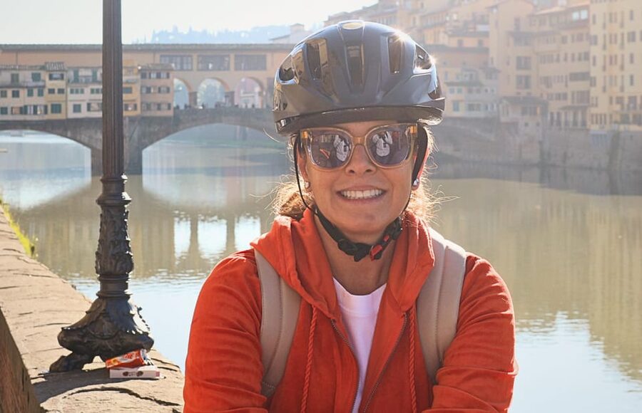 Florence Premium E-Bike Tour + Photo Shoot and Tastings - San Frediano dessert stop, plus the tastings finale