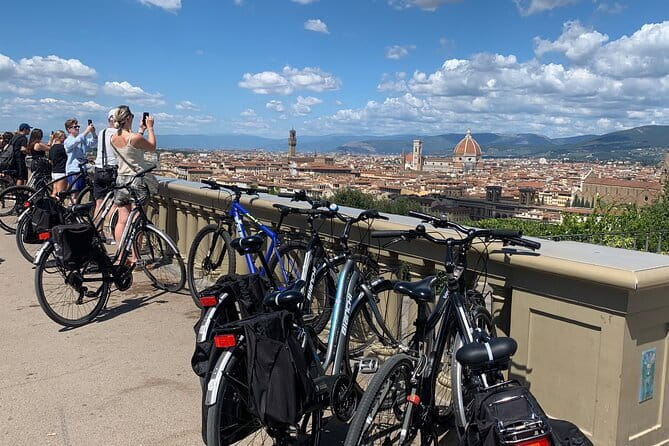 Florence: Private Bike Tour - Key things you will notice right away