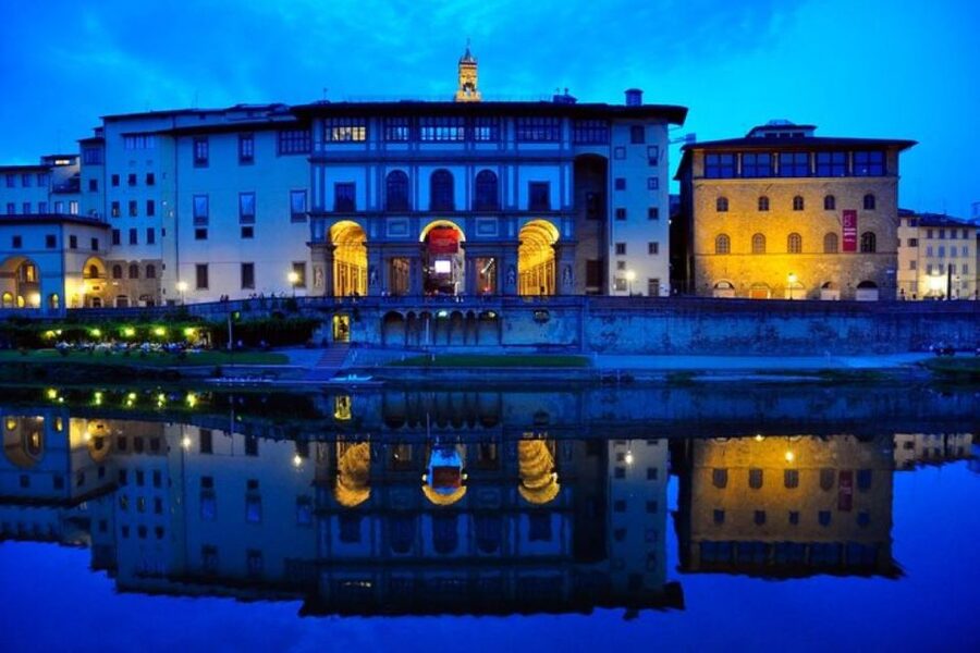 Florence: Private E-Bike Night Tour & Piazzale Michelangelo - Via de’ Neri Start: Meet, Helmet Up, and Get Moving