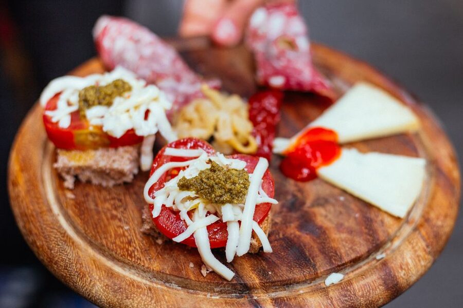 Florence: Private Food Tour – 10 Tastings with Locals - Why a 3-hour Florence food tour hits the sweet spot