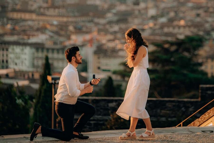 Florence Private Professional Photoshoot - Meeting at the Duomo or Piazzale Michelangelo: your starting advantage
