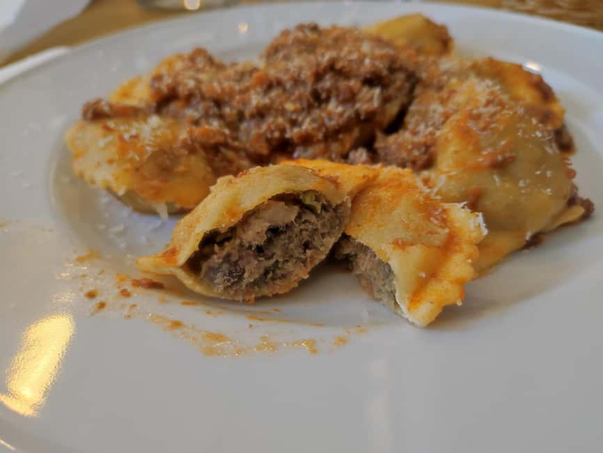 Florence’s Ultimate Food Tour: Full Tuscan Meal with a Local - Stop 5: Street Food and More Regional Bites (Around 30 Minutes)