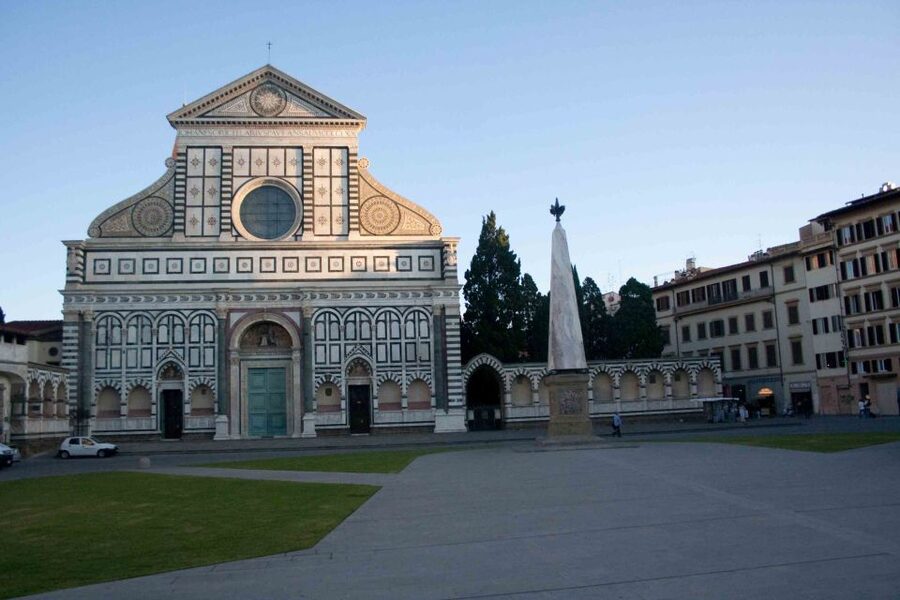 Florence: Santa Maria Novella Private Tour - Language options and private group comfort
