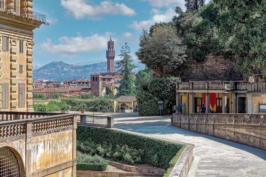 Florence: Self-Guided Video Tour with World's Best Experts - Streaming rules in Italy: your checklist before you press play