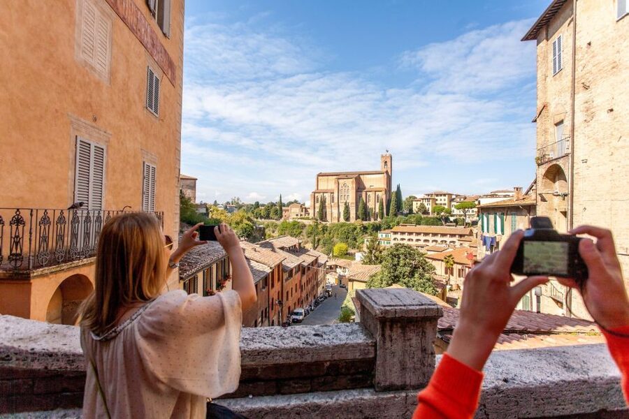 Florence: Siena, San Gimignano & Monteriggioni with Tasting - San Gimignano on your own: towers, lanes, and small-town shopping time