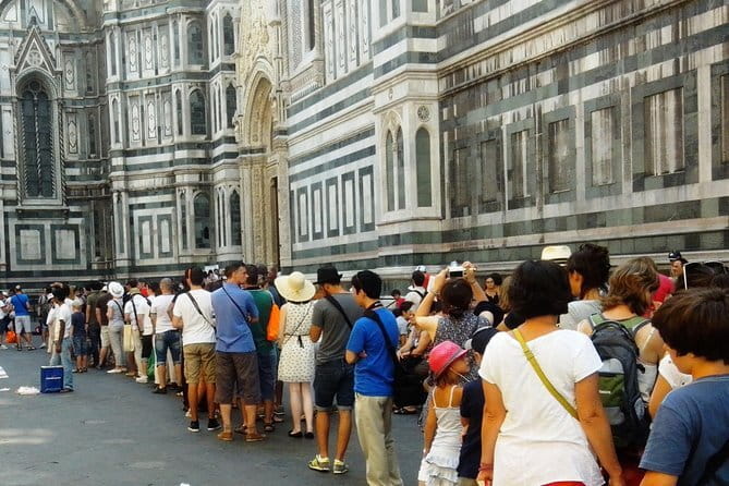 Florence Skip-the-Line Duomo Tour with Guide & Brunelleschi Dome - Meeting at Via dei Cimatori, 9R, and the first leg of your day