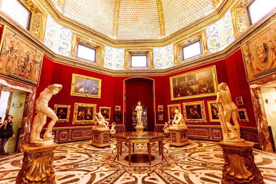 Florence: Skip-the-Line Uffizi Gallery Small Group Tour - Giorgio Vasari’s 16th-Century Building, Plus a Terrace View