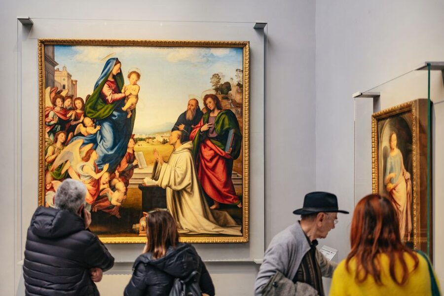 Florence: Skip-the-Line Uffizi Small Group Tour - Medici politics meets art: the best part of this tour is the thread