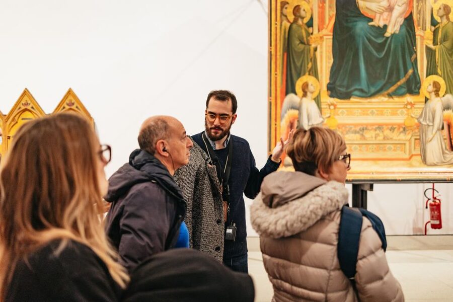 Florence: Skip-the-Line Uffizi Small Group Tour - Meeting point reality: it’s in the neighborhood, not inside the museum