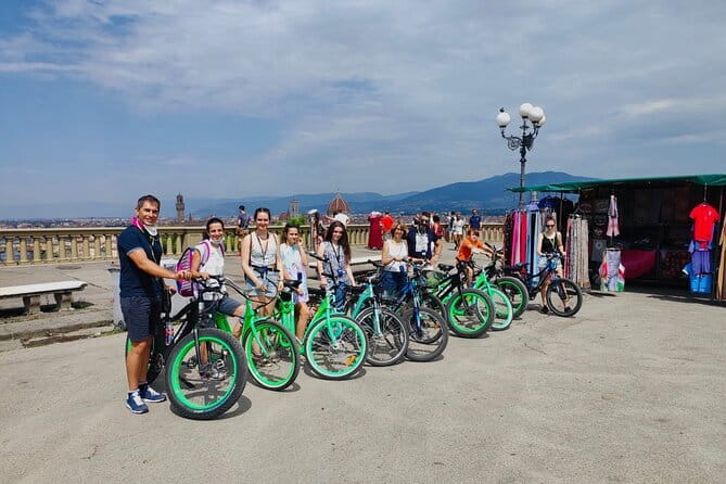 Florence Small Group Electric Bike City Tour - The Arno-side pivot: Palazzo Pitti area and the feel of Oltrarno