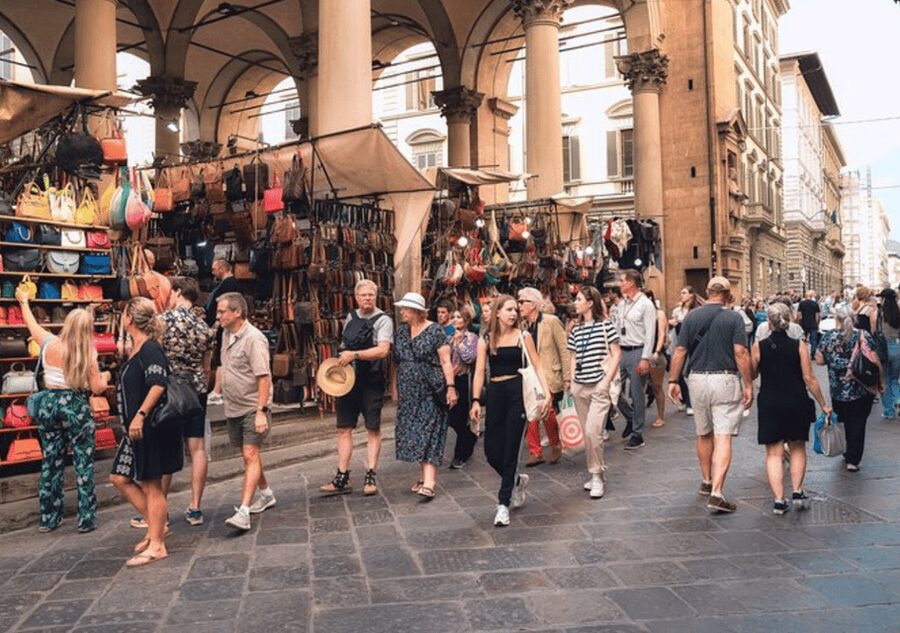 Florence: Small Group Guided Walking Tour - The guide experience: why radio and group size change everything