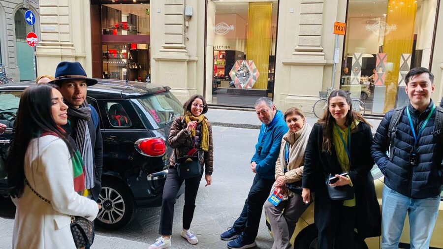 Florence: Small Group Guided Walking Tour - Should you book the Florence Duomo, Signoria, and Ponte Vecchio walking tour?