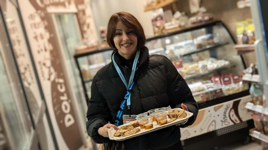 Florence Street Food Tour: Central Market & Duomo Area - Meeting outside Cappelle Medicee Museum, then settling into a 2.5-hour rhythm