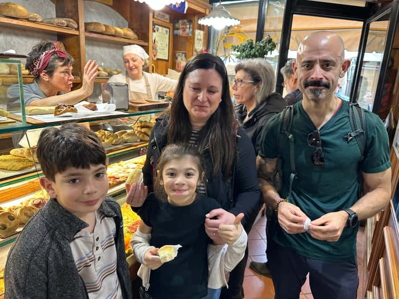 Florence: Street Food Tour with Wine & Local Guide - Wine tasting, sweets, and how the food is paced