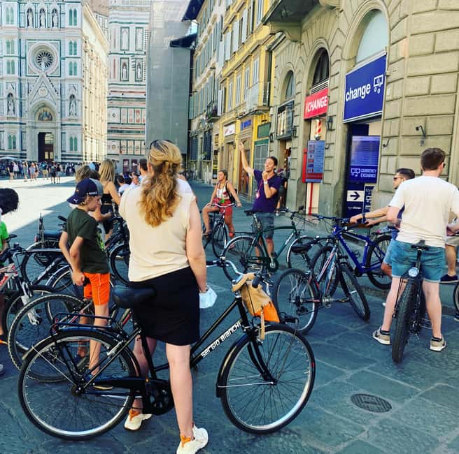 Florence: Sunset Bike Tour - Piazza del Signoria and Republic Square: classic sights in a short time
