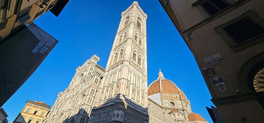 Florence: Sunset Bike Tour - Meeting point basics at Via Camillo Cavour 21 red
