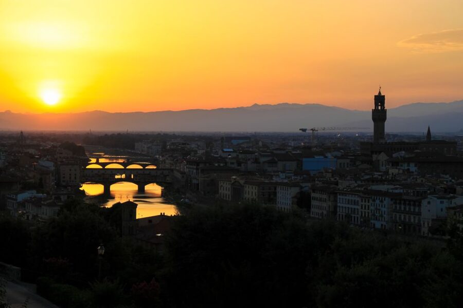 Florence: Sunset Sightseeing Tour and Wine Tasting - Finishing with Oltrarno Street Time Back Near Ponte Vecchio