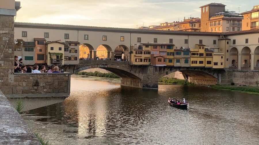 Florence: The Medici Family Guided Walking Tour - Uffizi Gallery quick stop: a taste of the Medici art world