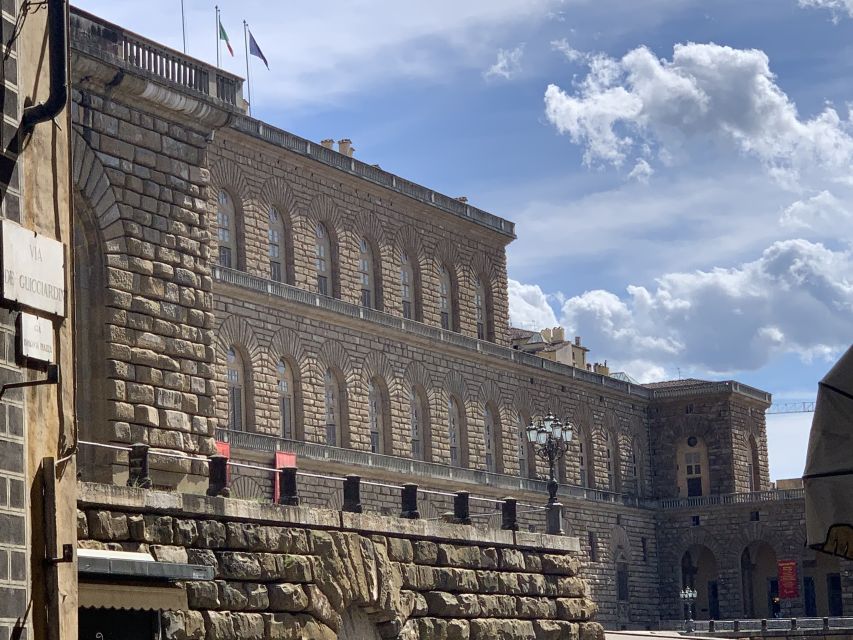 Florence: The Medici Family Guided Walking Tour - Starting at Via Cavour 21R, then walking to the end near Ponte Vecchio