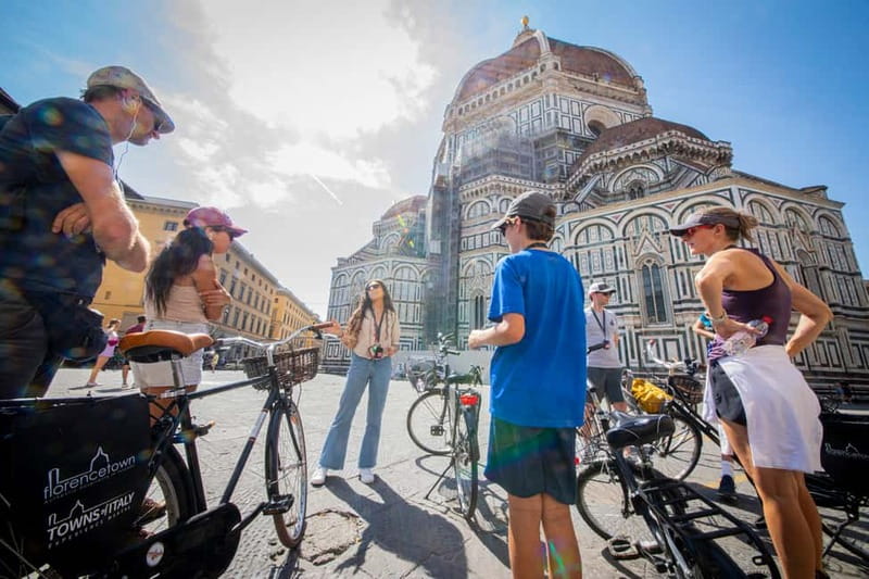 Florence: The Original City Bike Tour with a Guide - Guides and storytelling style, from Thomas to Lorenzo to Gloria