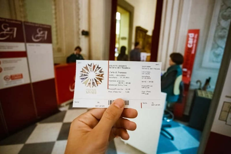 Florence: Timed Entrance Ticket to Michelangelo’s David - Where to Queue: The Red Point vs Green Point Setup