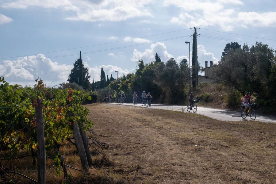 Florence: Tuscany Countryside Guided E-Bike Tour with Lunch - Meeting in Oltrarno, then leaving Florence behind
