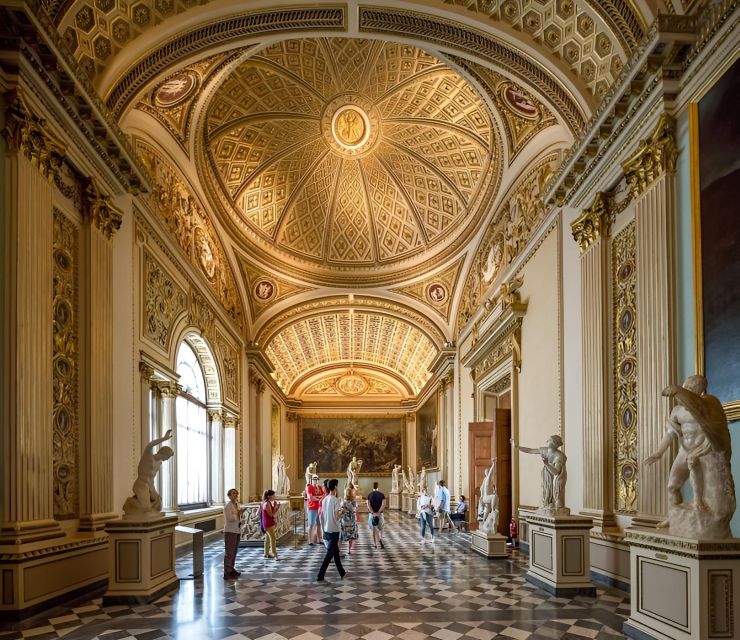 Florence: Uffizi & Accademia Priority Tickets with Audio App - The Uffizi Gallery Second: Birth of Venus and the Crowd Reality
