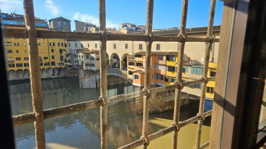 Florence: Uffizi Gallery and Vasari Corridor Private Tour - The Vasari Corridor after 8 years: what you learn while walking Medici power in motion
