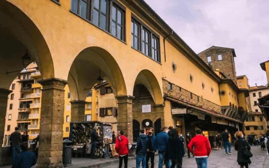 Florence: Uffizi Gallery and Vasari Corridor Private Tour - Photo stops that actually make sense: Ponte Vecchio, Boboli Gardens, Santa Felicita