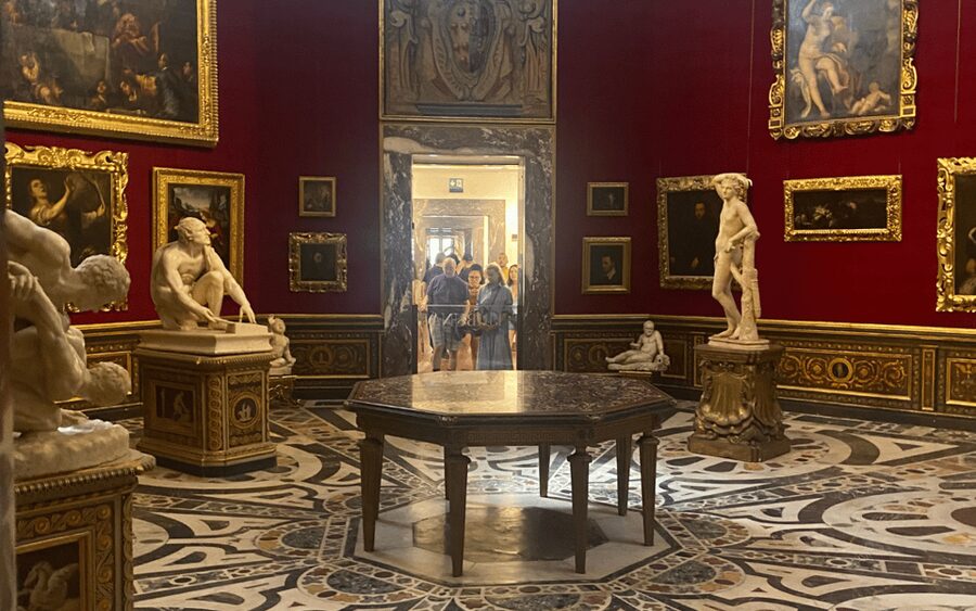 Florence: Uffizi Gallery and Vasari Corridor Private Tour - What went wrong for one booking, and how to protect yourself