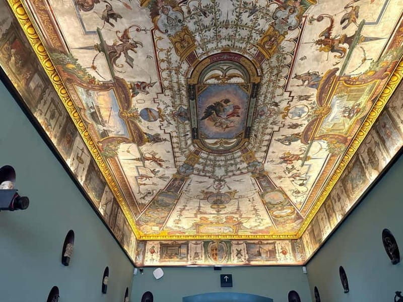 Florence: Uffizi Gallery Fast-Track Ticket - Self-paced highlights: from Fra Angelico to Caravaggio to Titian