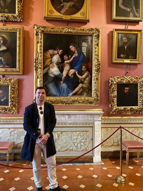 Florence: Uffizi Gallery Guided Tour, Skip-the-Line Tickets - Inside the museum: a small-group pace with headsets