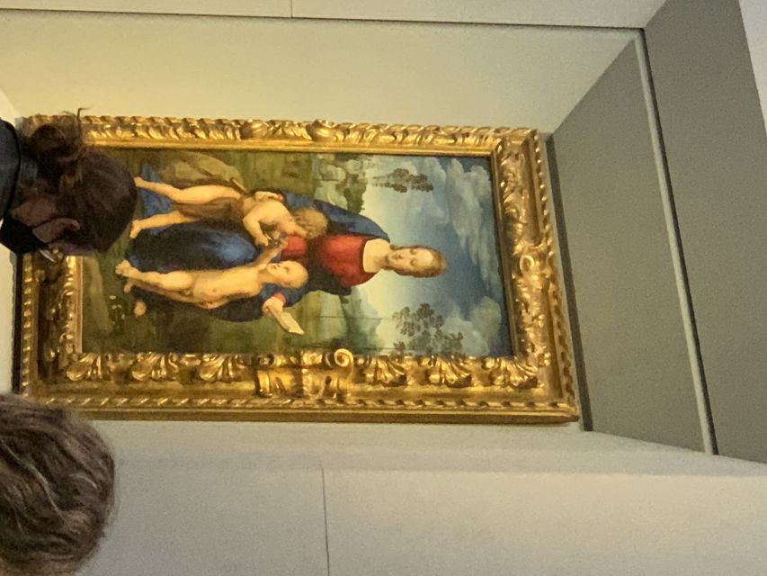 Florence: Uffizi Gallery Guided Tour w/ Skip-the-Line Entry - Small-group format plus headphones: how the tour stays listenable