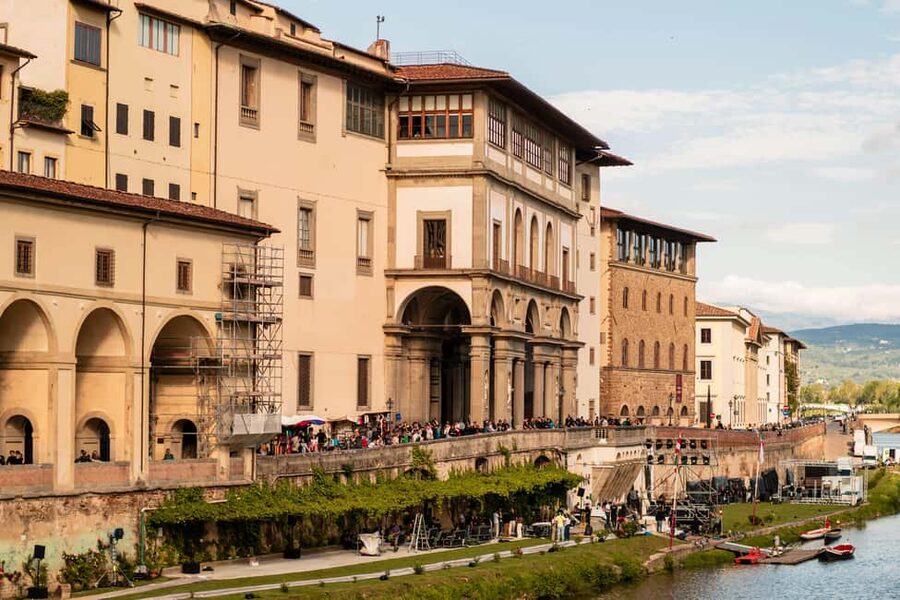 Florence: Uffizi Gallery Guided Tour - Meeting at Piazzale degli Uffizi and Spotting Andrea Obgagna