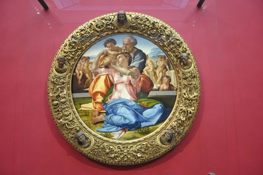 Florence: Uffizi Gallery Private Treasure Hunt for Families - How you stay together: earphones, private pacing, and the kid-proof booklet