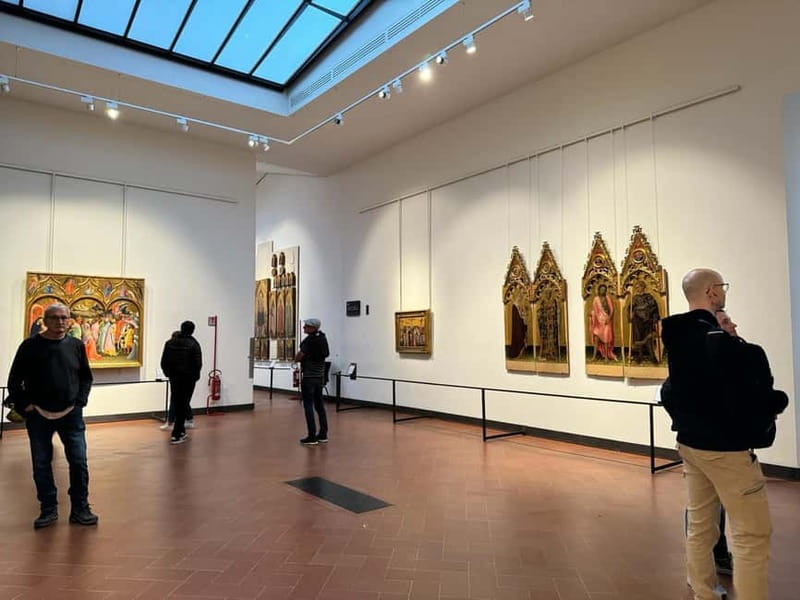 Florence: Uffizi Gallery Skip-the-line Ticket with escort - A chronological walk from Byzantine art to the Renaissance