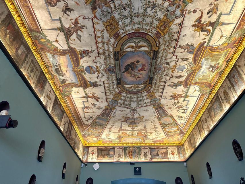 Florence: Uffizi Gallery Timed-Entry Ticket with Escort - Timing, crowds, and how to protect your attention