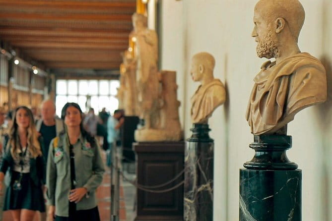 Florence: Uffizi Highlights, In-Depth Masterclass or Private Tour - Meeting Point, Umbrellas, and the Florence Timing Trap