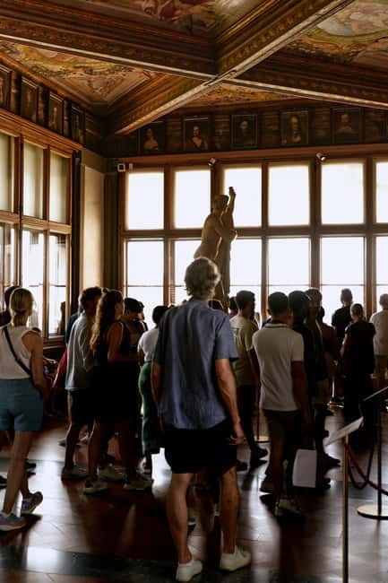 Florence: Uffizi Tour with an Art Expert Guide - The Sculpture Stops, the Tribuna, and the Vasari Corridor Story