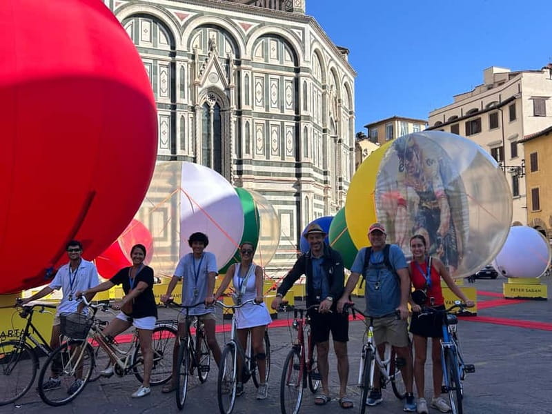 Florence: Untold Bike tour with Roberto - The Route: Piazza Repubblica to Duomo Square, Photo Stops and Busy Streets