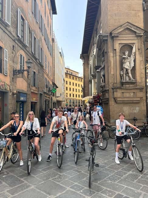 Florence: Untold Bike tour with Roberto - Ponte Vecchio to Piazza Signoria: Crossing the Most Photographed Spots With New Meaning
